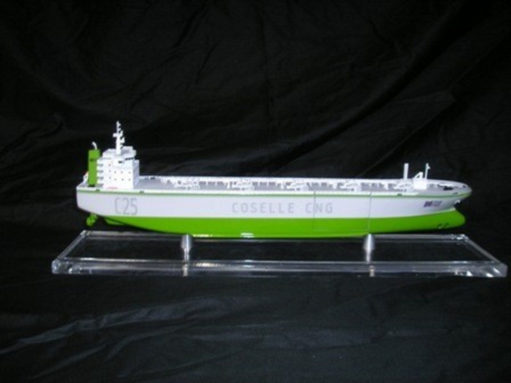 1227-6668-CNG-Open-Hull-model-in-Display-case