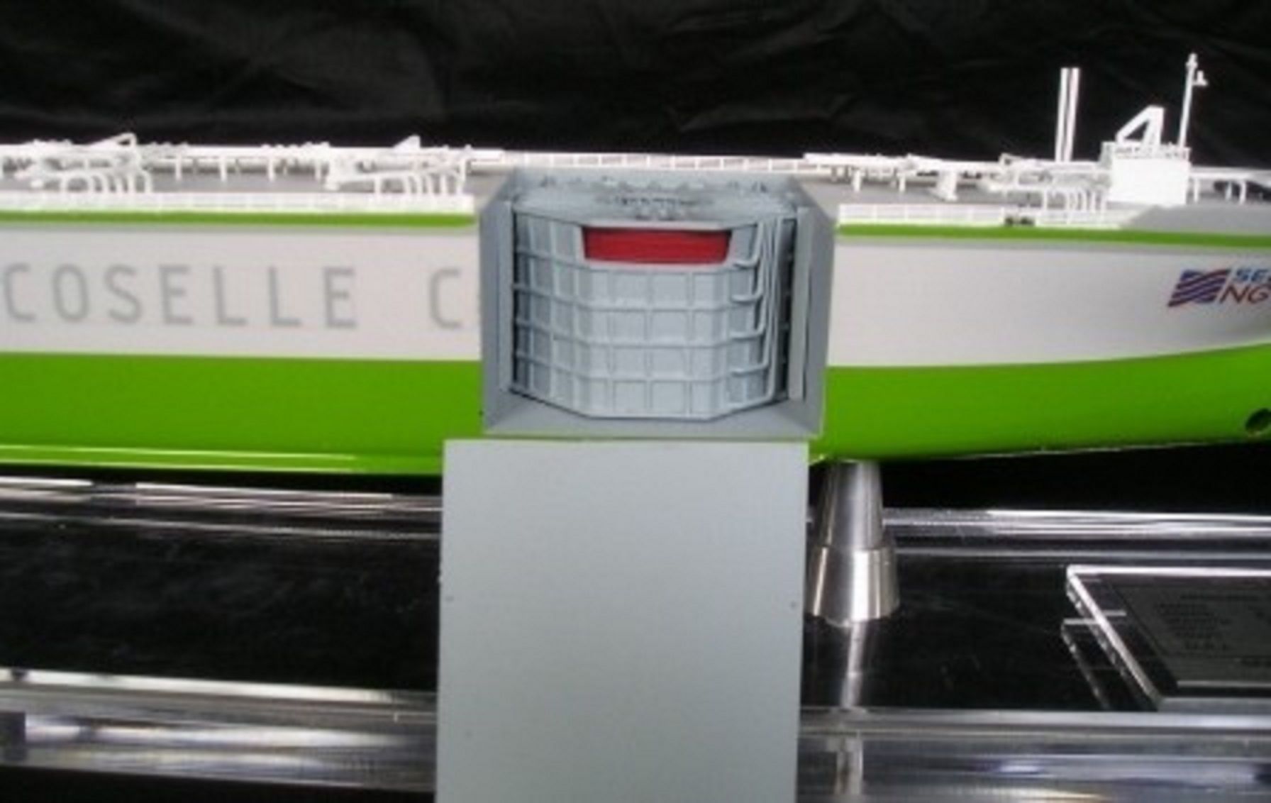 1227-6676-CNG-Open-Hull-model-in-Display-case
