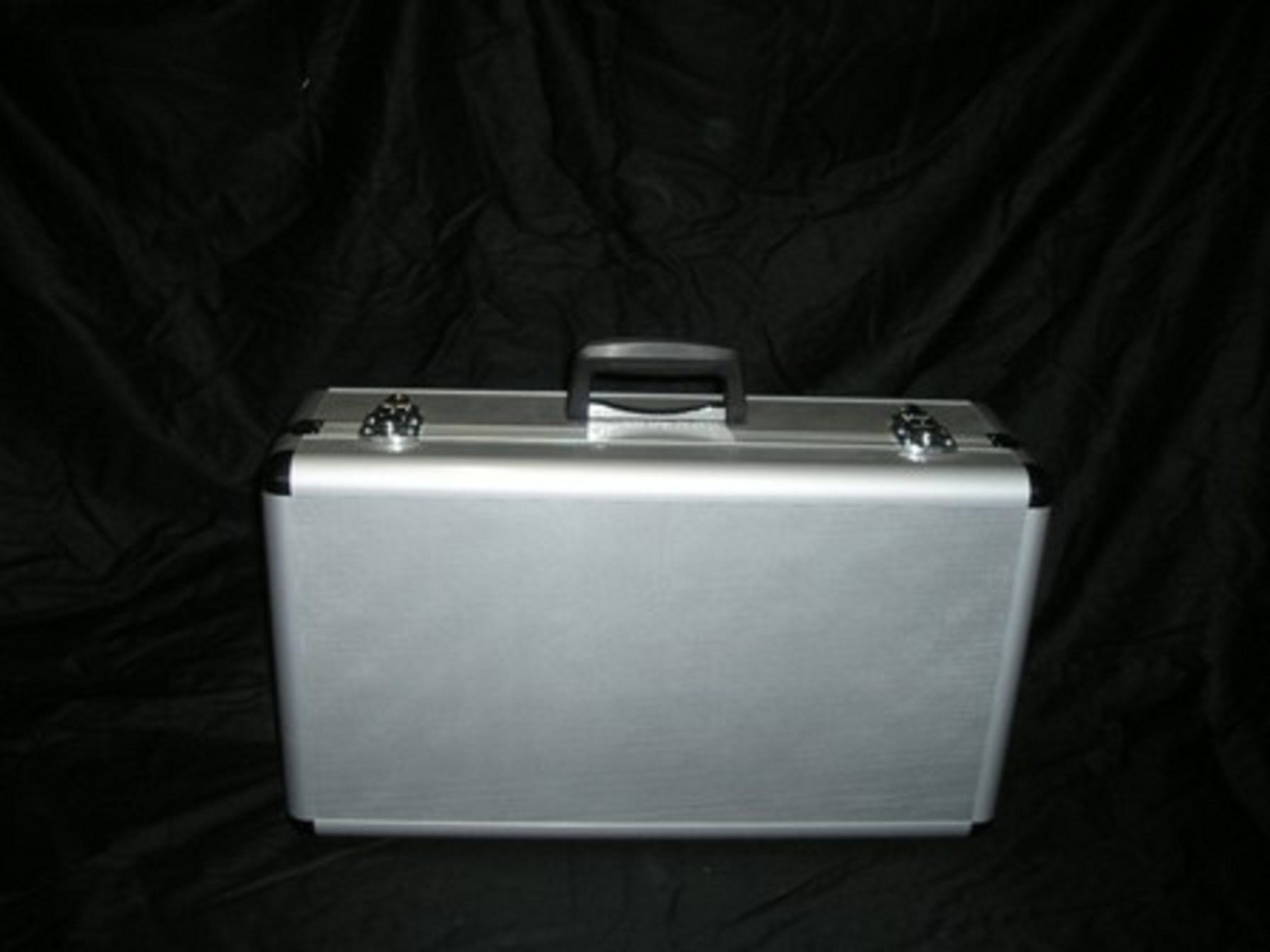 1227-6678-CNG-Open-Hull-model-in-Display-case