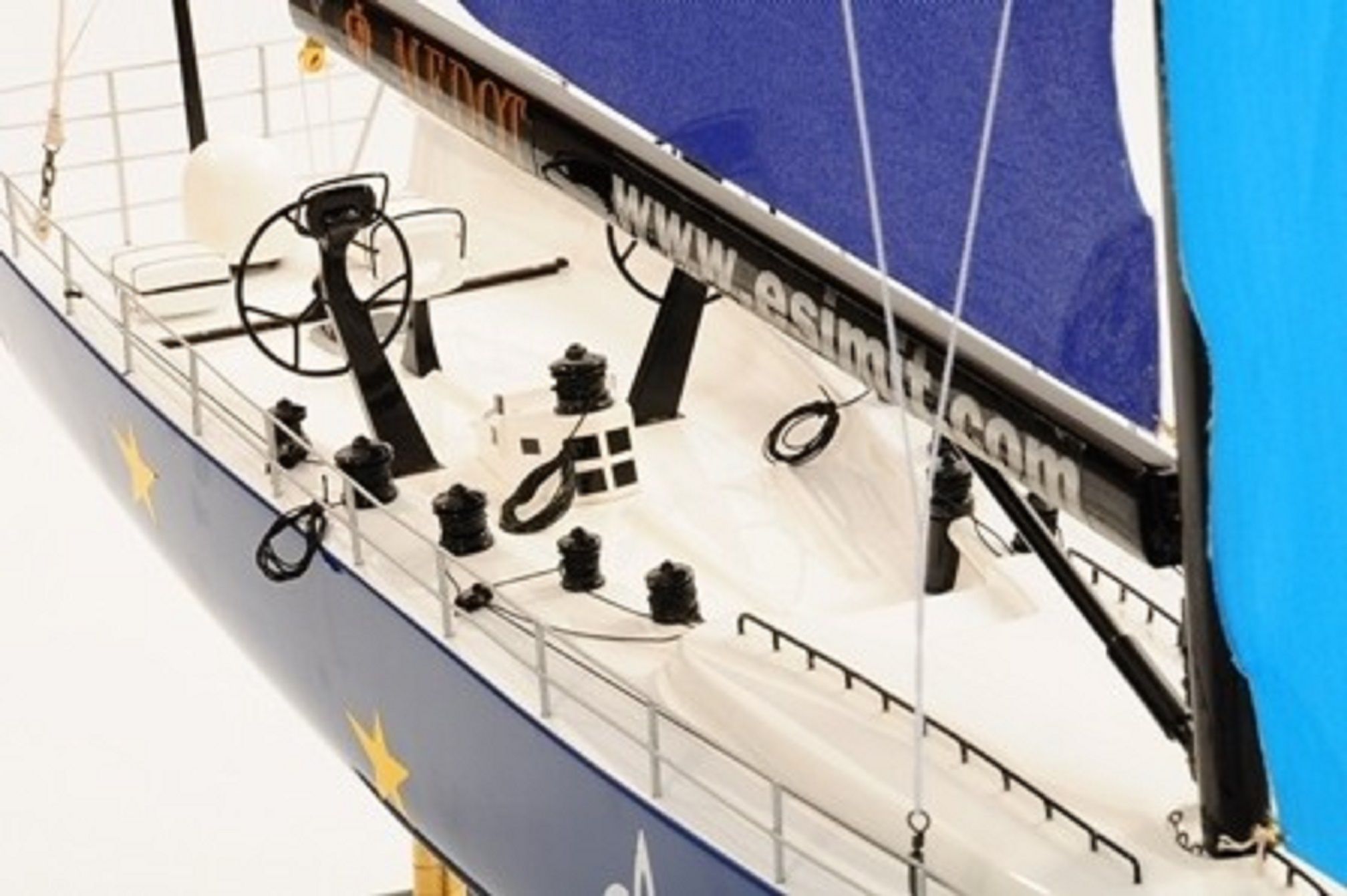 1229-7083-Supermaxi-Model-Yacht