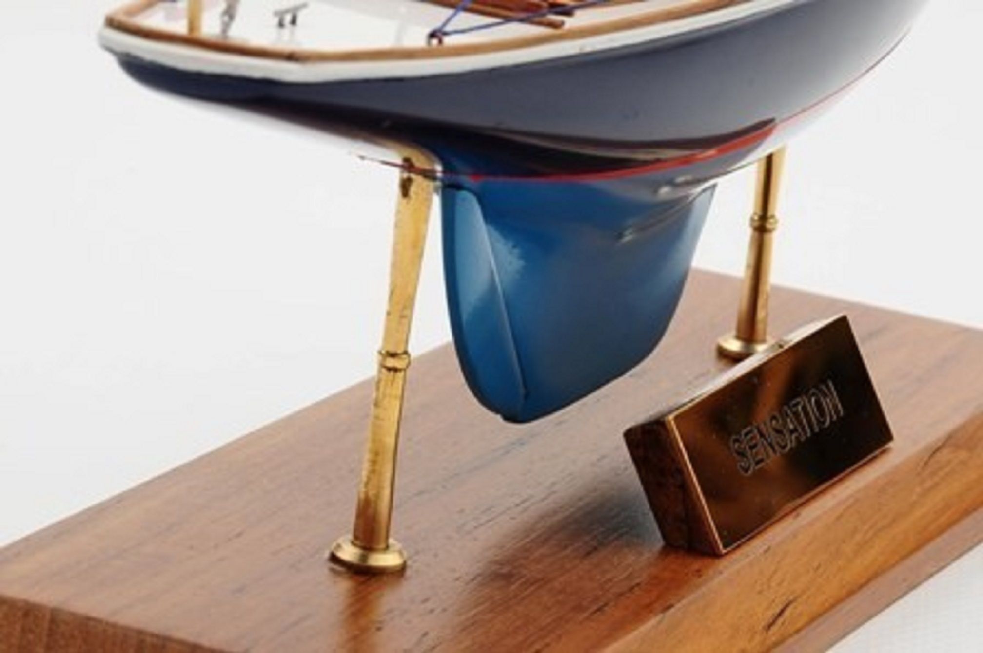 1230-7075-Sensation-Model-Yacht