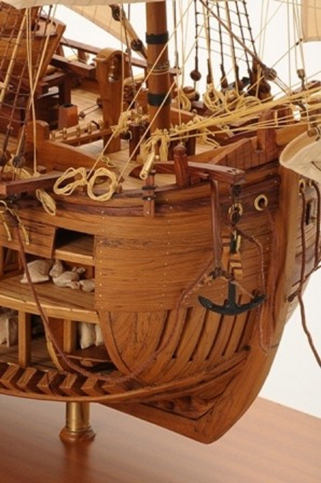 1232-7333-HMS-Endeavour-Open-Hull-Model-Ship-Premier-range