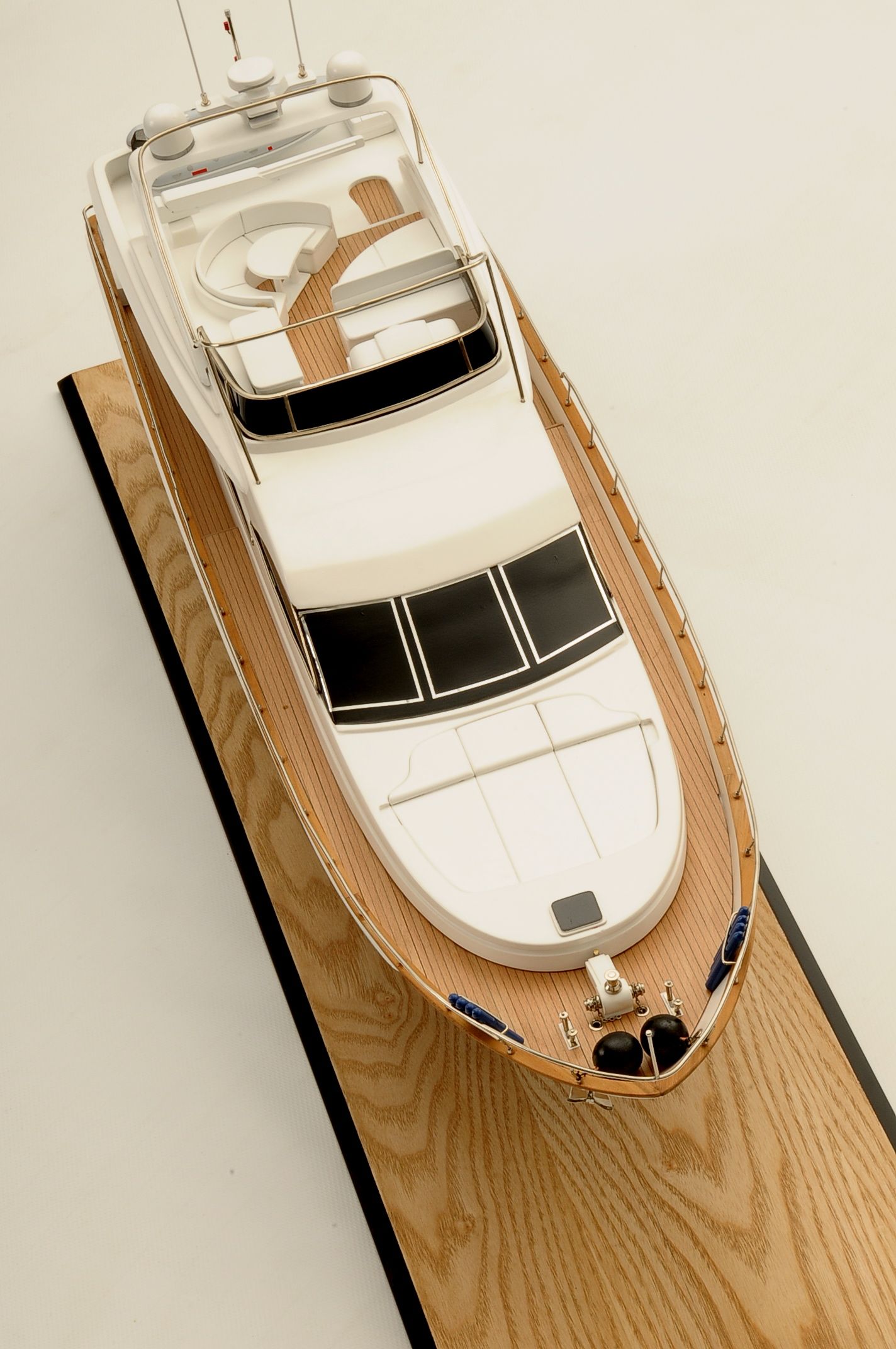 1236-6347-Astondoa-72-GLX-Motor-Yacht-Premier-Range