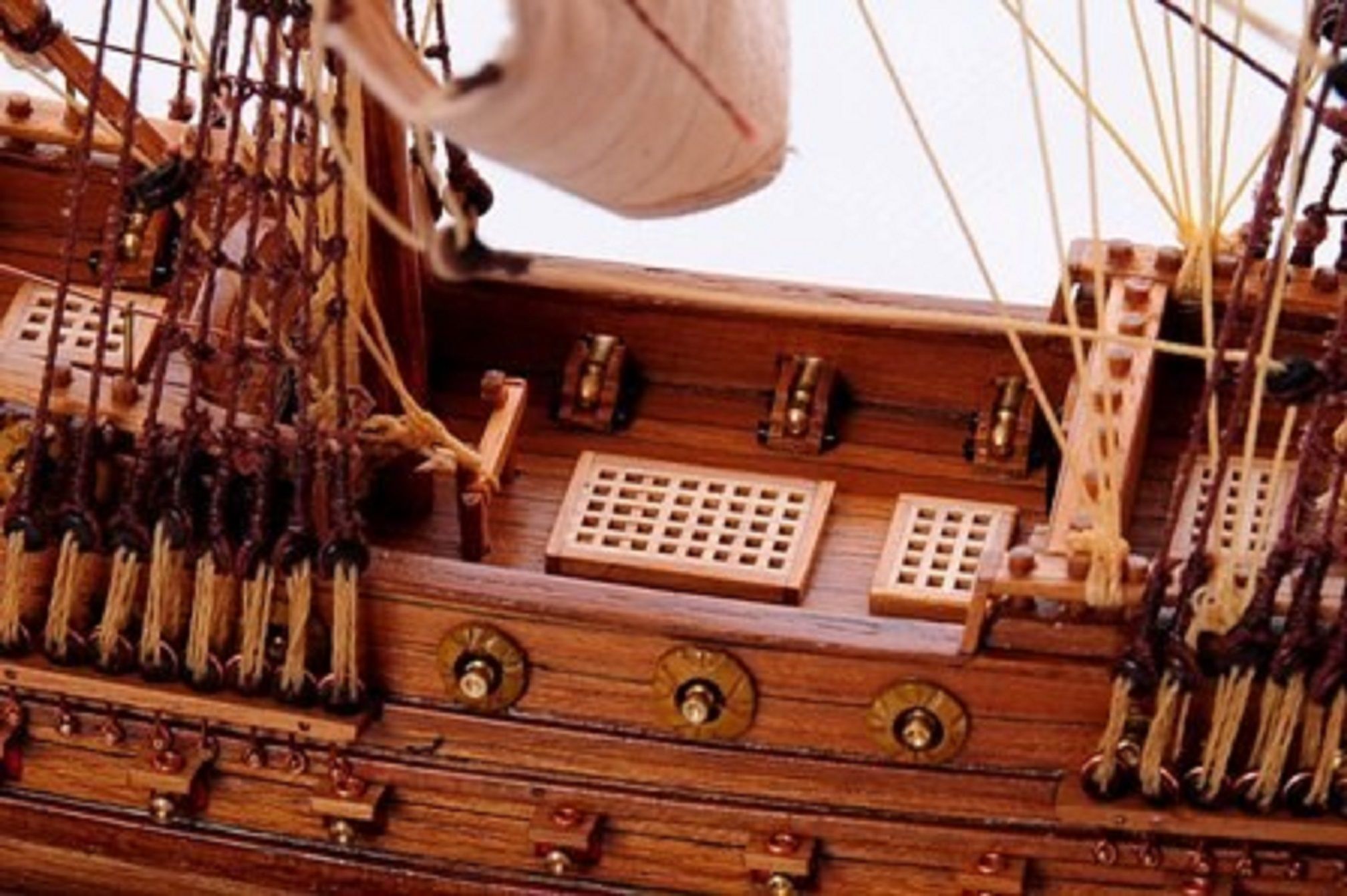 1254-7015-Bristol-Waterline-Model-Ship-Premier-Range