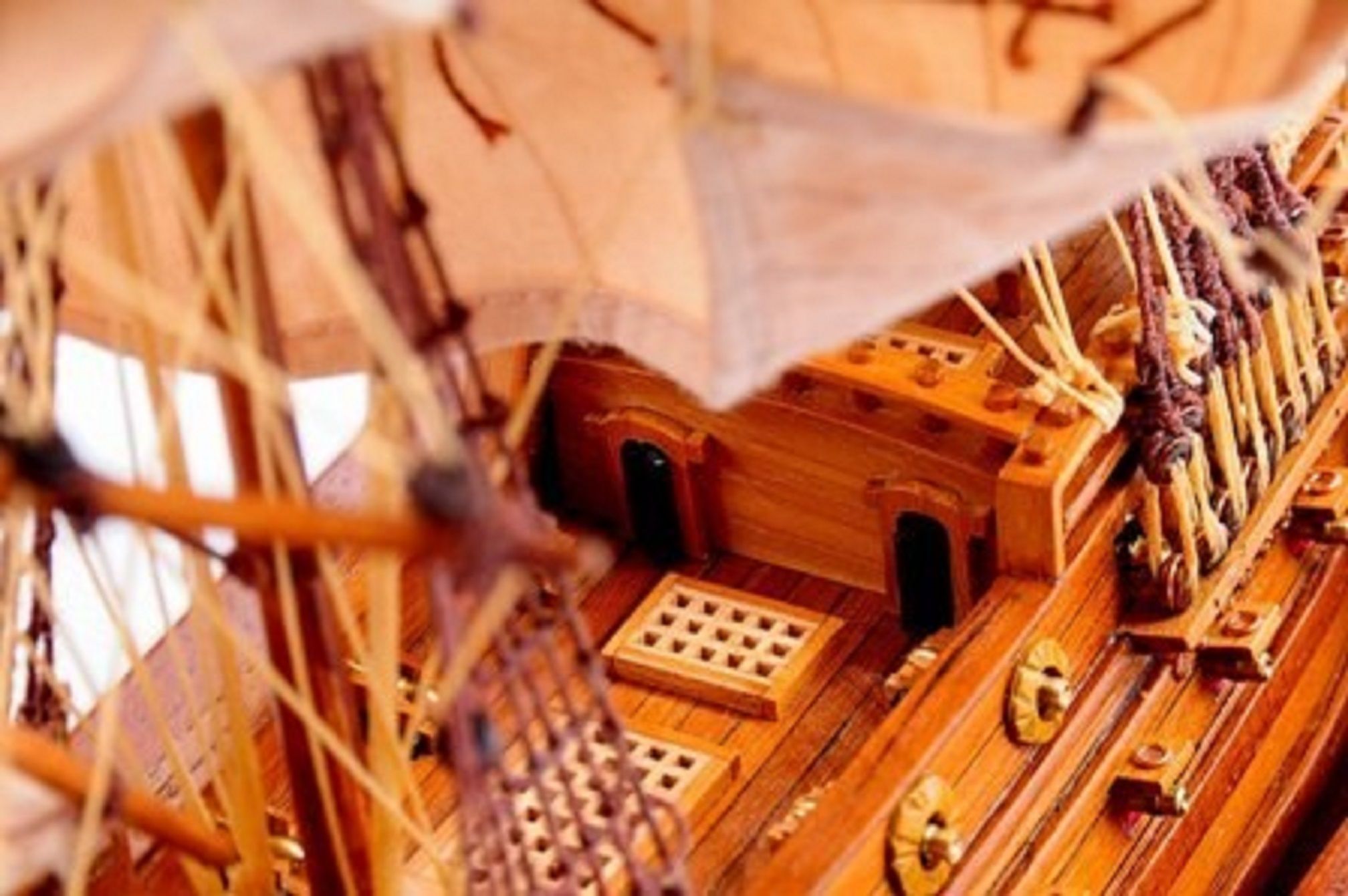 1254-7022-Bristol-Waterline-Model-Ship-Premier-Range