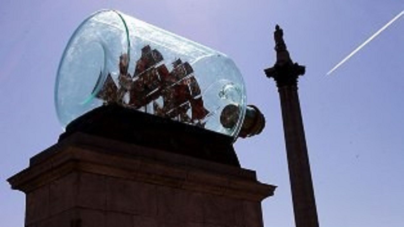 1291-7427-HMS-Victory-Bicentennial-Model-in-a-Bottle-Premier-Range