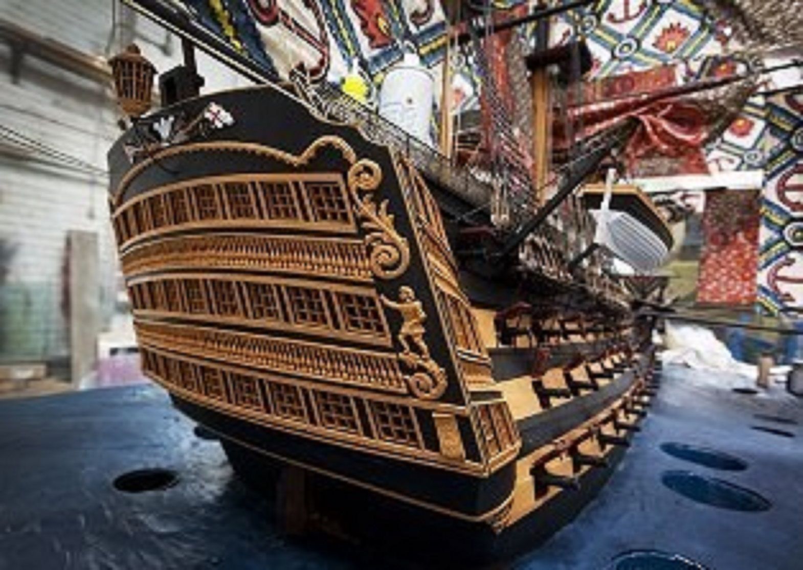 1291-7431-HMS-Victory-Bicentennial-Model-in-a-Bottle-Premier-Range