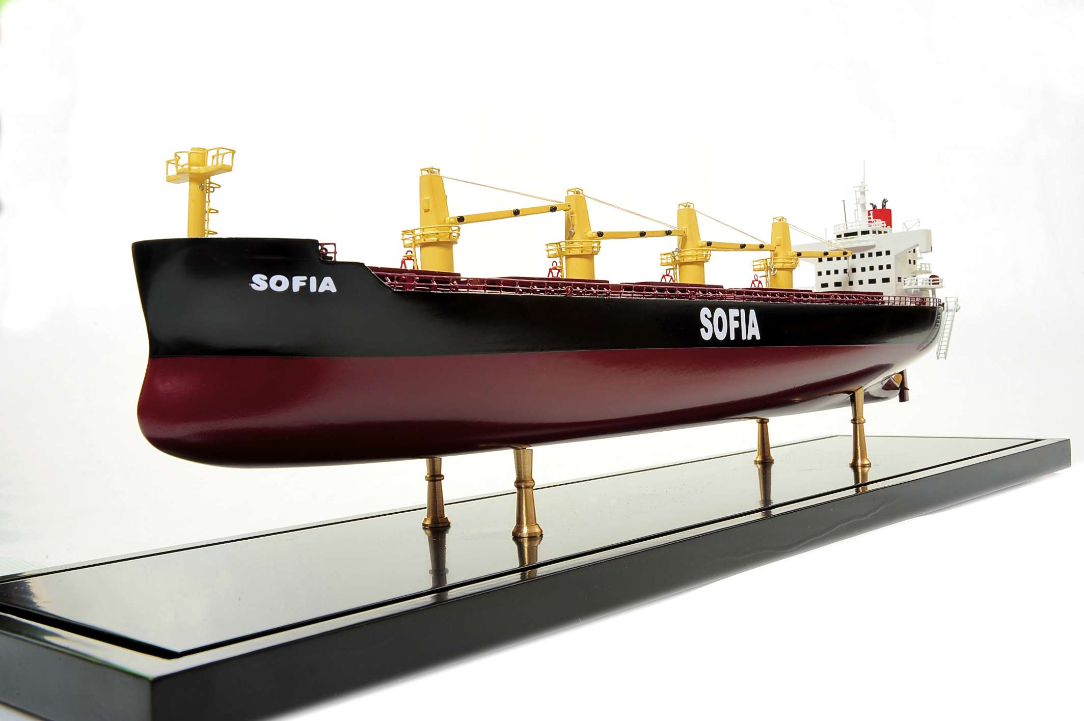 1450-4510-Bulk-Carrier-3-Model-Ship
