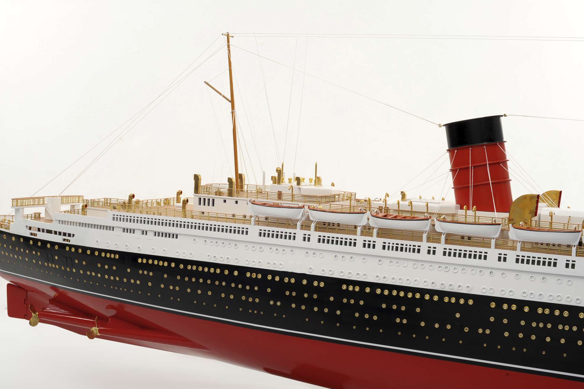 1484-4975-RMS-Queen-Mary-Model