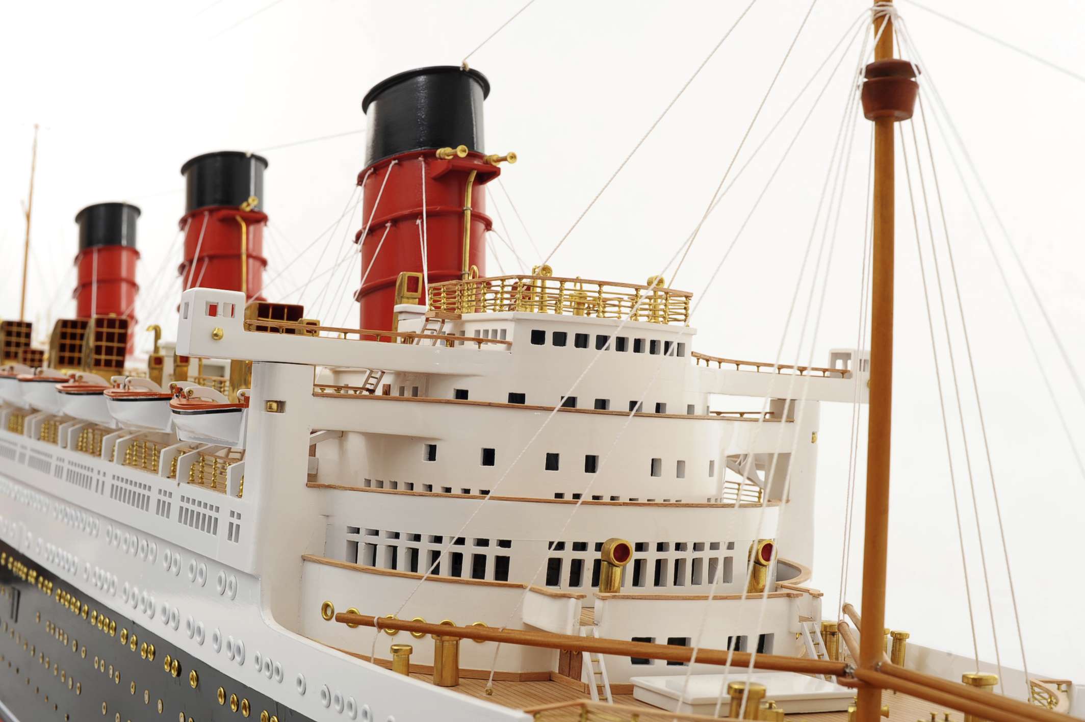 1484-4976-RMS-Queen-Mary-Model
