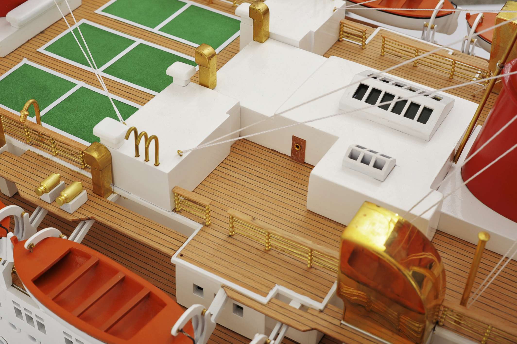1484-4988-RMS-Queen-Mary-Model