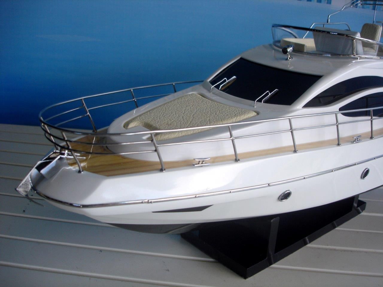 1960-11601-Azimut-40-wooden-model-ship
