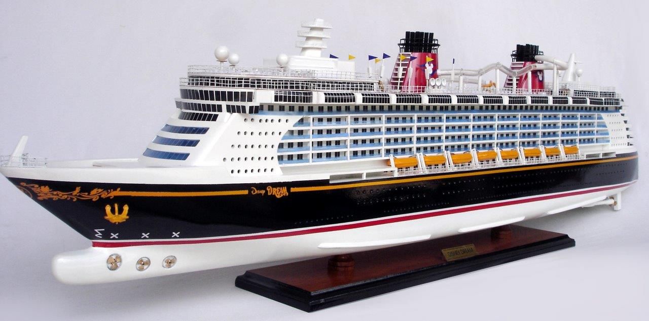 1990-11701-Disney-Dream-Model-boat