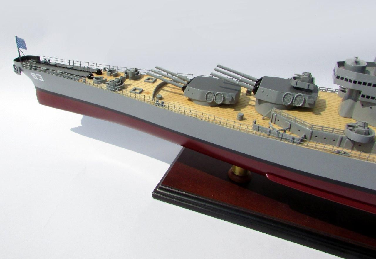 2015-12595-USS-Missouri-model-boat