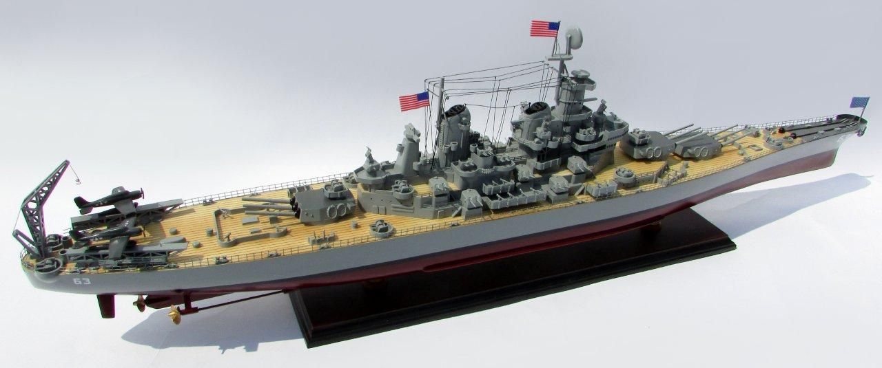 2015-12600-USS-Missouri-model-boat