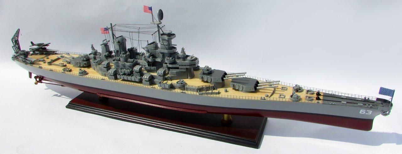 2015-12601-USS-Missouri-model-boat