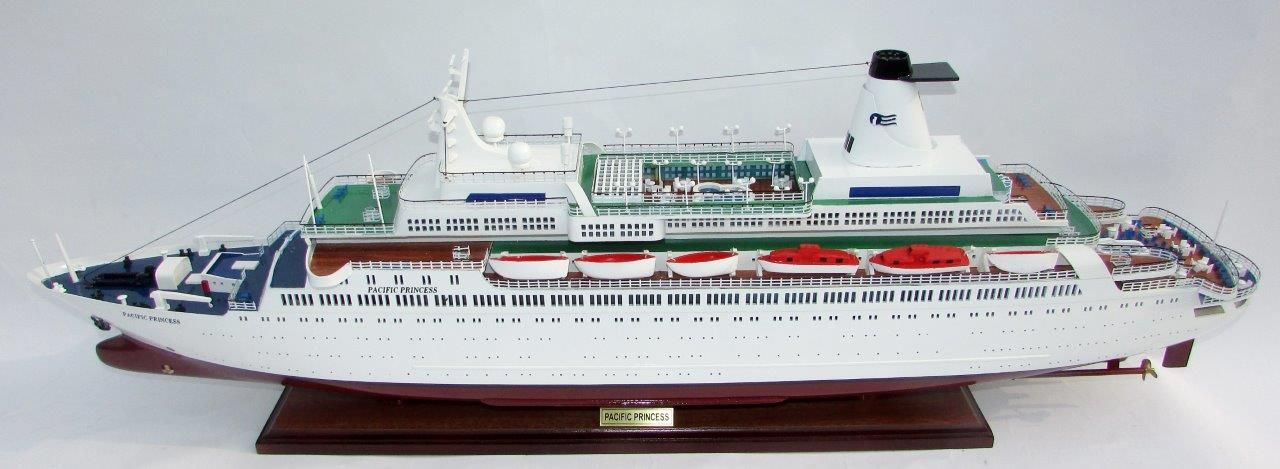 2036-12034-MS-Pacific-Princess-Model-Boat