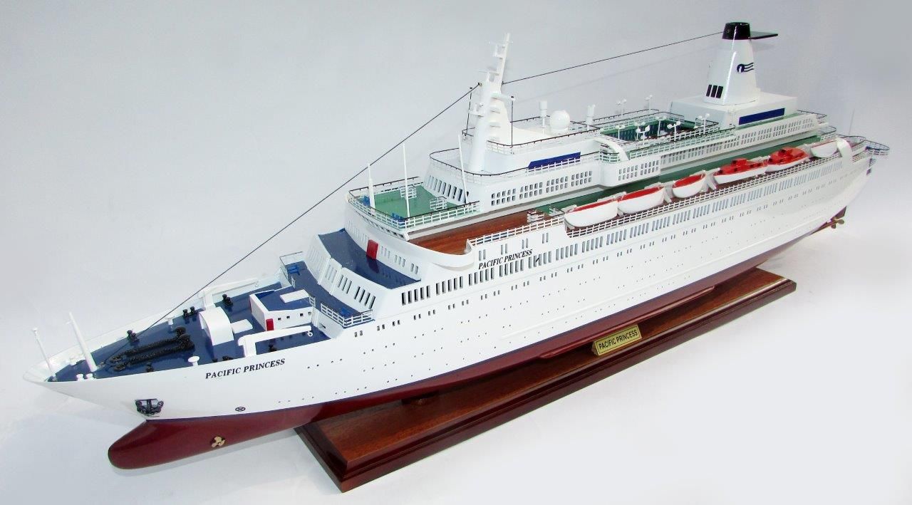 2036-12035-MS-Pacific-Princess-Model-Boat
