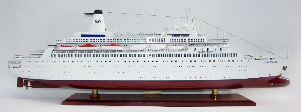 2036-12039-MS-Pacific-Princess-Model-Boat