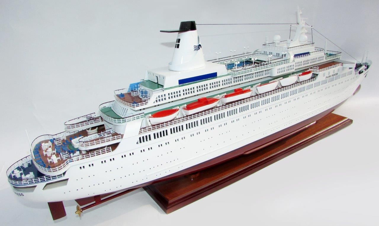 2036-12040-MS-Pacific-Princess-Model-Boat