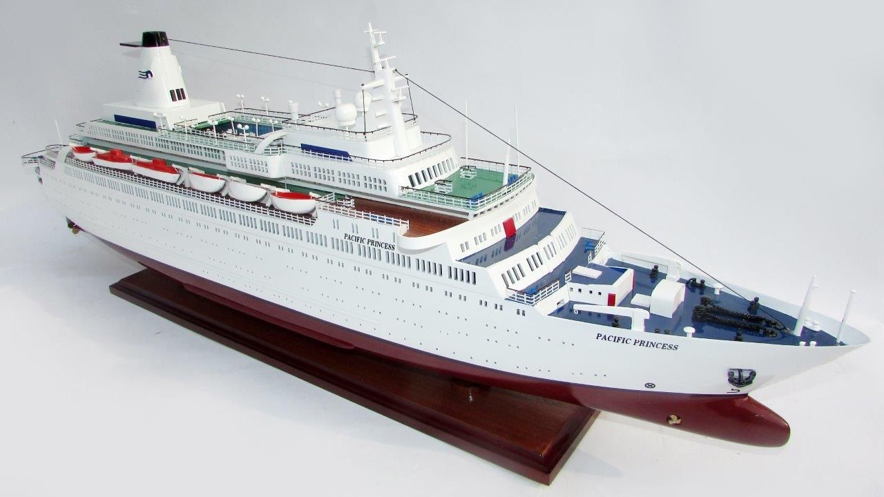 2036-12041-MS-Pacific-Princess-Model-Boat