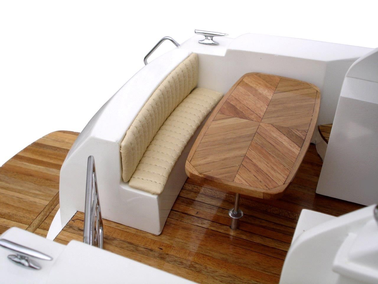 2061-12212-Riviera-4700-model-boat