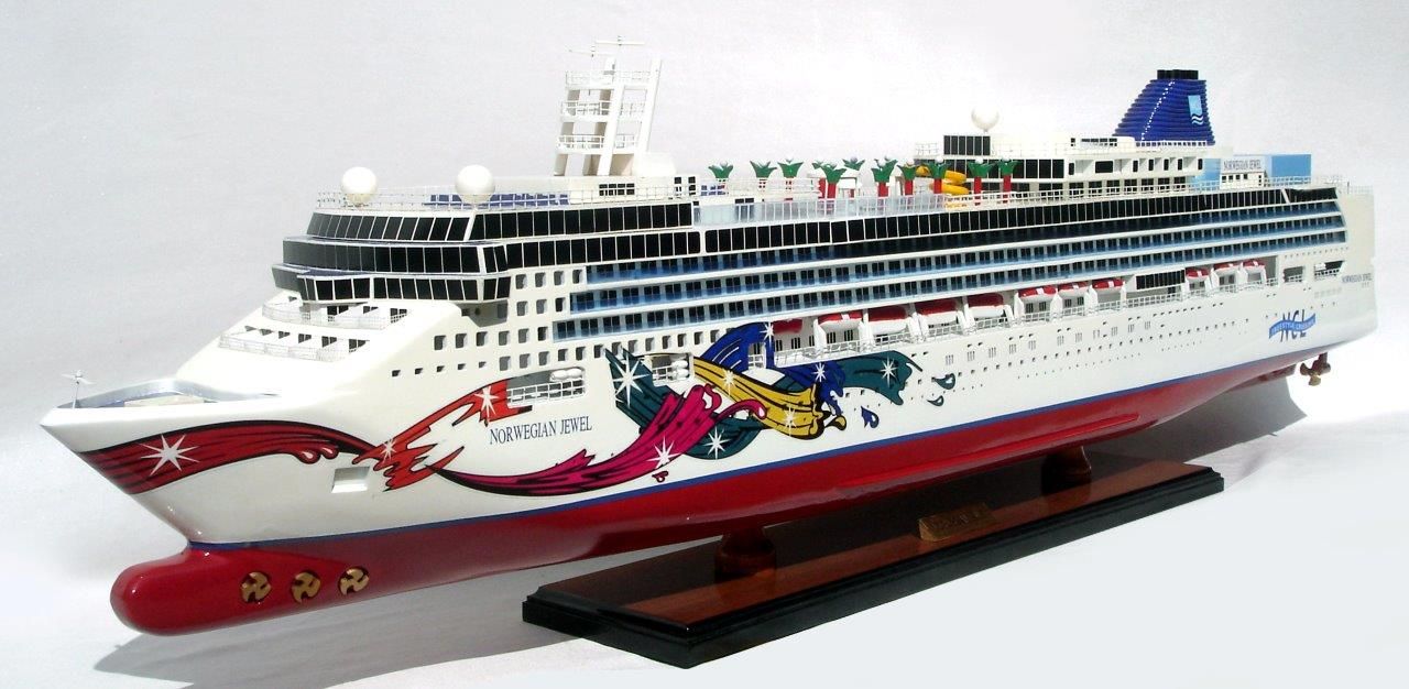 2082-12355-Norwegian-Jewel-Model-Boat