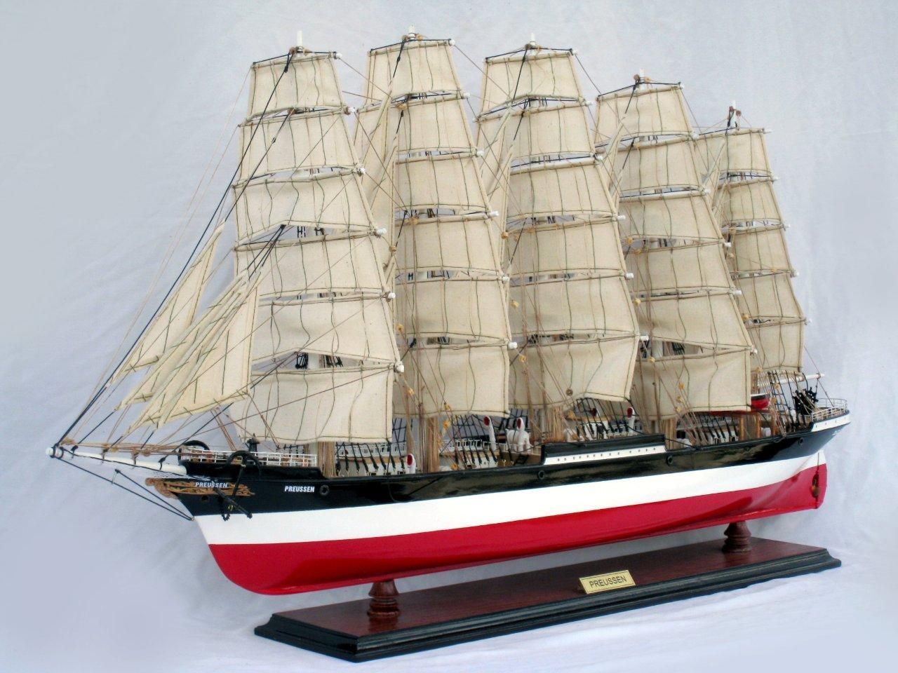 2086-12585-Preussen-Model-Boat