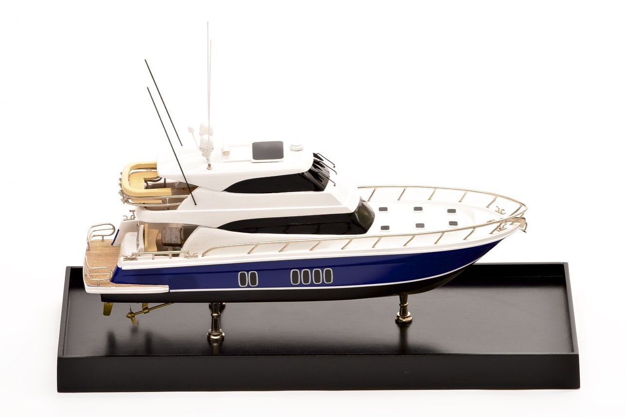 Modèle Yacht Maritimo 70