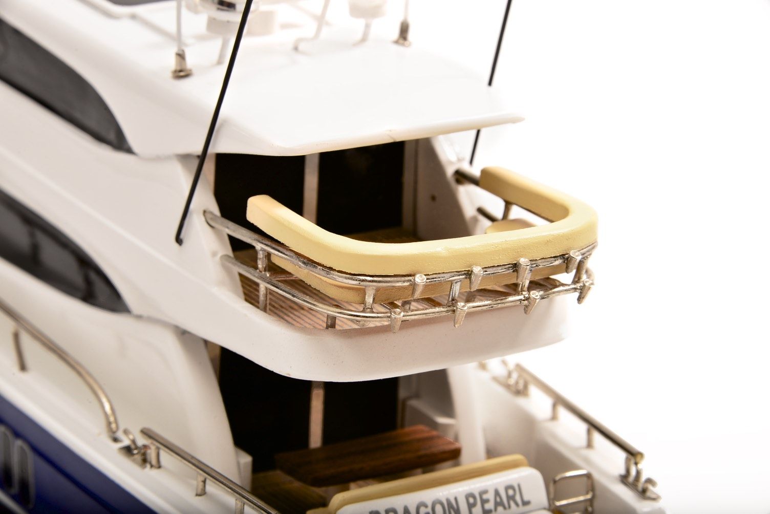 2189-12912-Maritimo-70-Model-Yacht