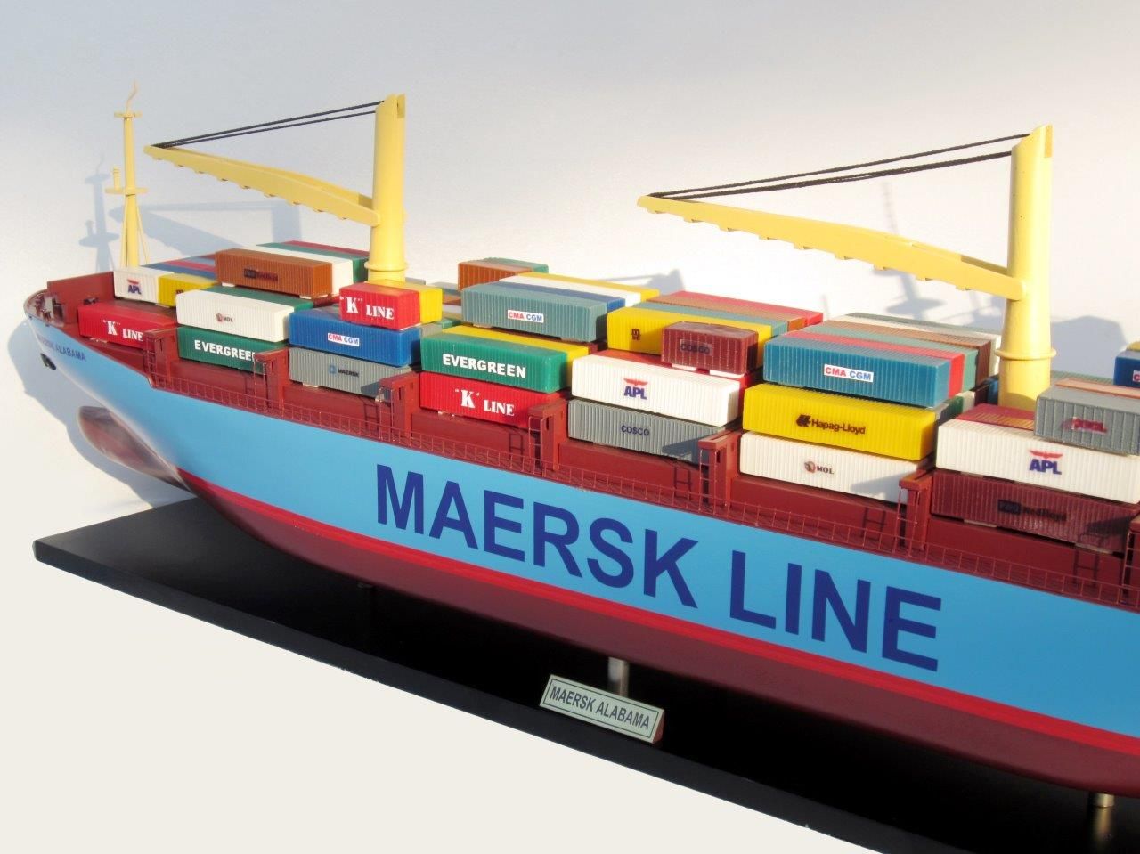 2455-14051-Maersk-Alabama-Container-Model-Ship