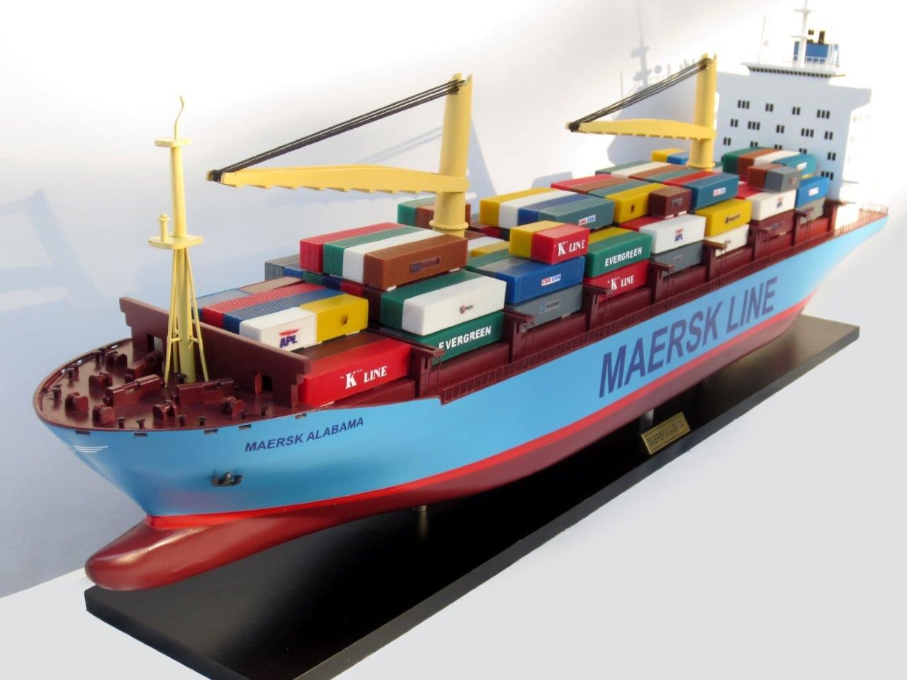 2455-14059-Maersk-Alabama-Container-Model-Ship