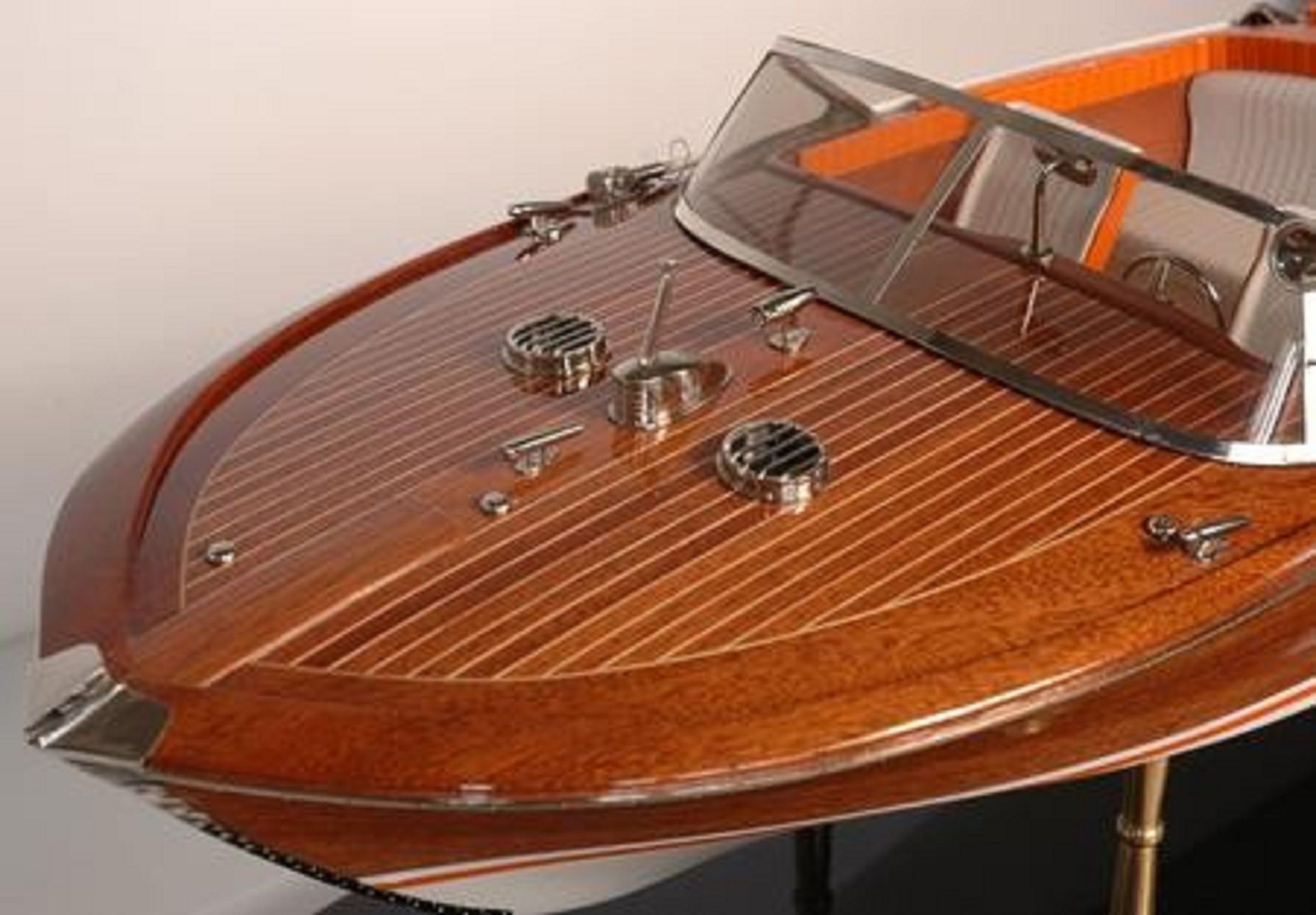 328-7575-Riva-Aquarama-Special-Model-Boat-Premier-Range