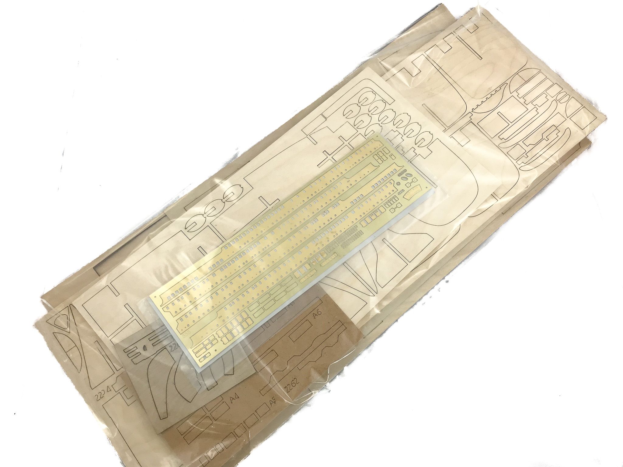 371-12499-RMS-Titanic-3-Model-Ships-Kit-Amati-1606