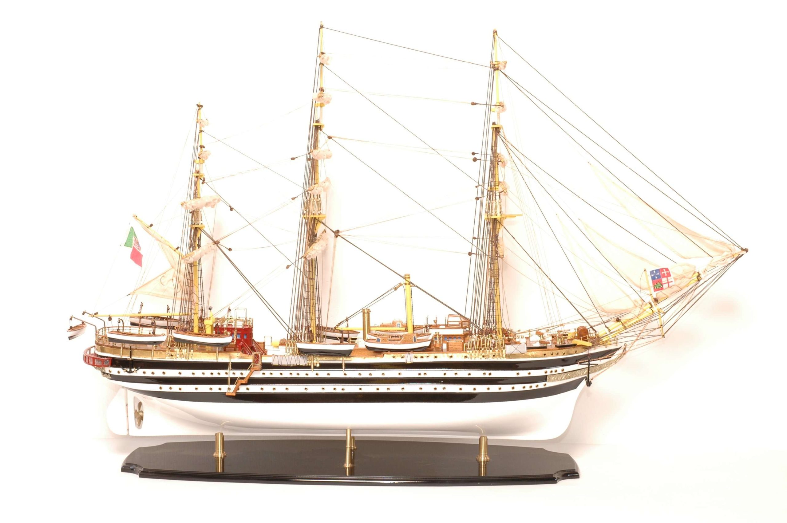 Maquette bateau - Amerigo Vespucci (Gamme Supérieure)
