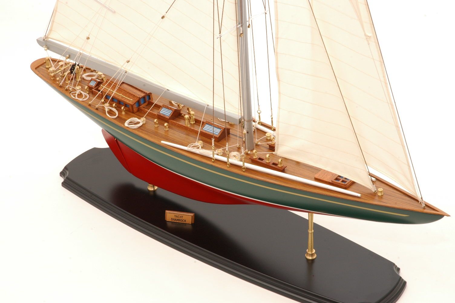 547-8389-Shamrock-Model-Yacht-Superior-Range