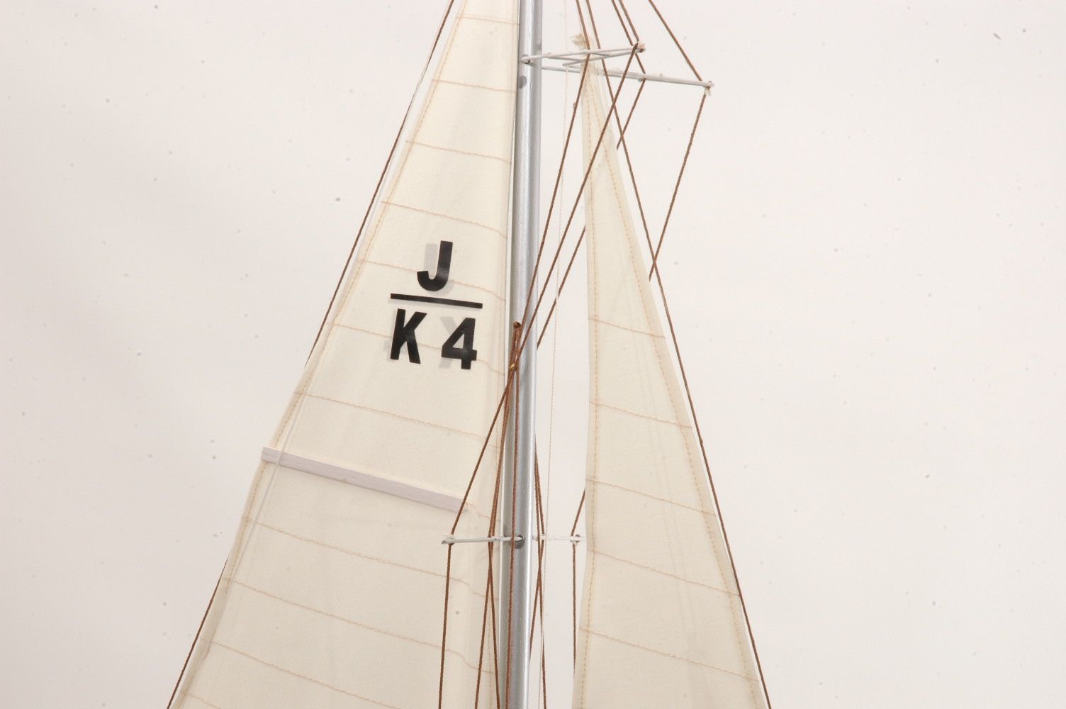 547-8390-Shamrock-Model-Yacht-Superior-Range