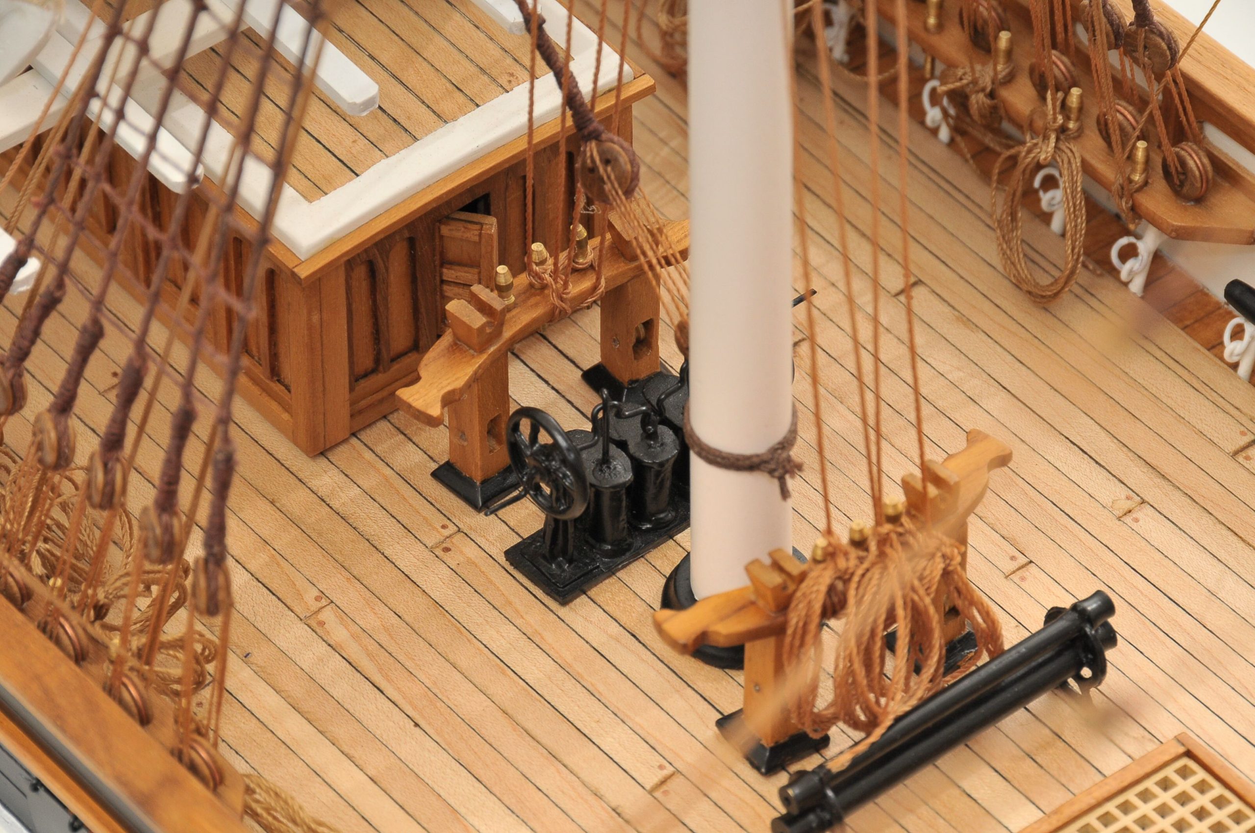 553-8670-Cutty-Sark-model-ship-Premier-Range-scaled-1