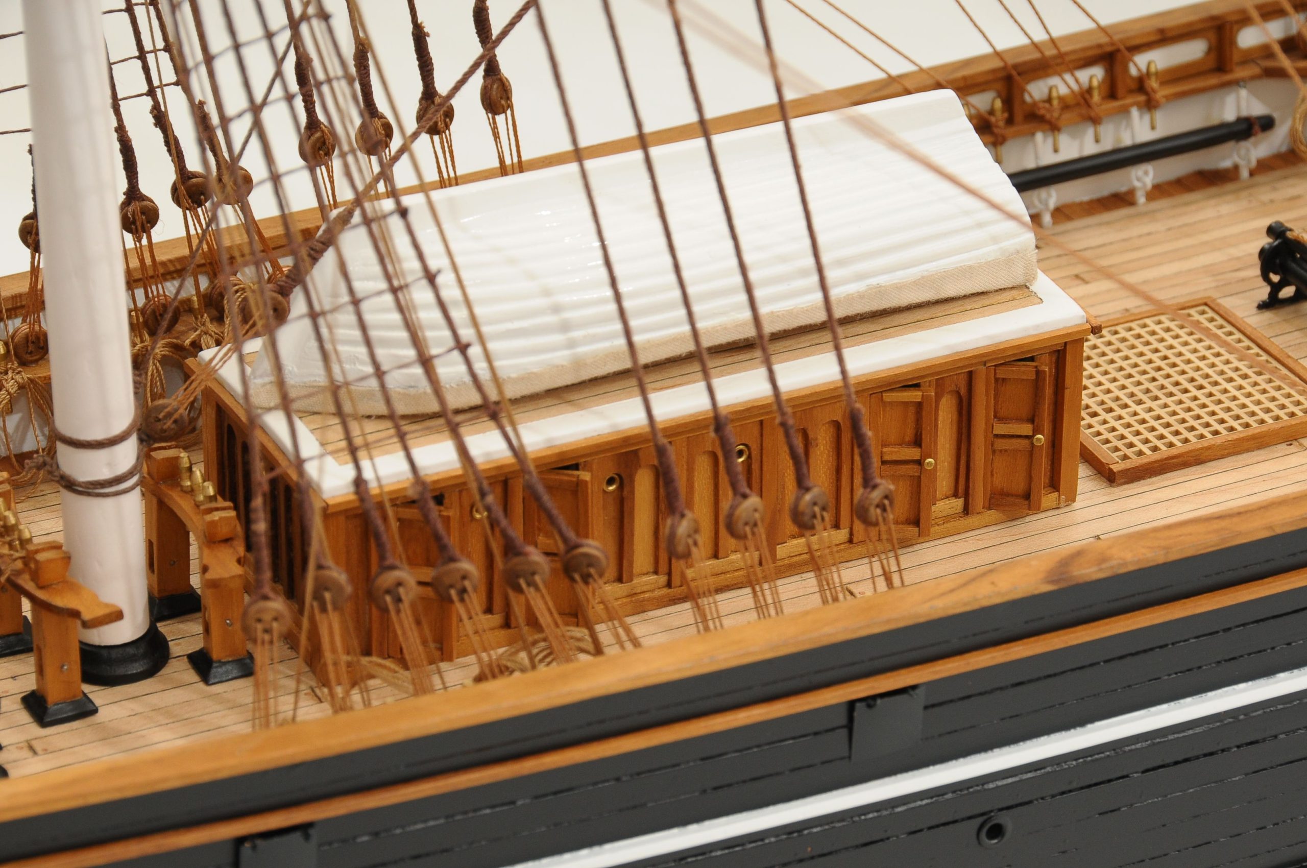553-8673-Cutty-Sark-model-ship-Premier-Range-scaled-1