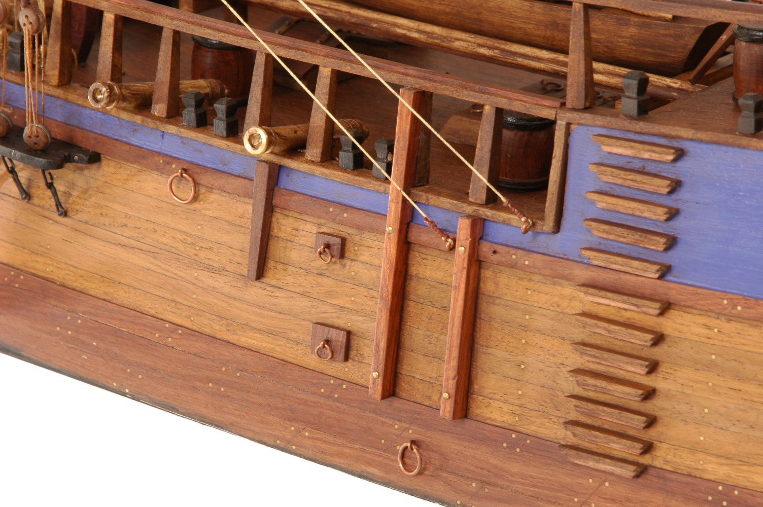 571-7303-HMS-Endeavour-model-ship-Premier-Range