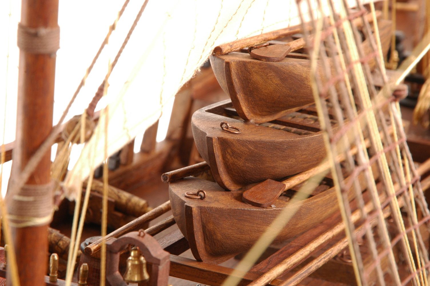 571-7304-HMS-Endeavour-model-ship-Premier-Range