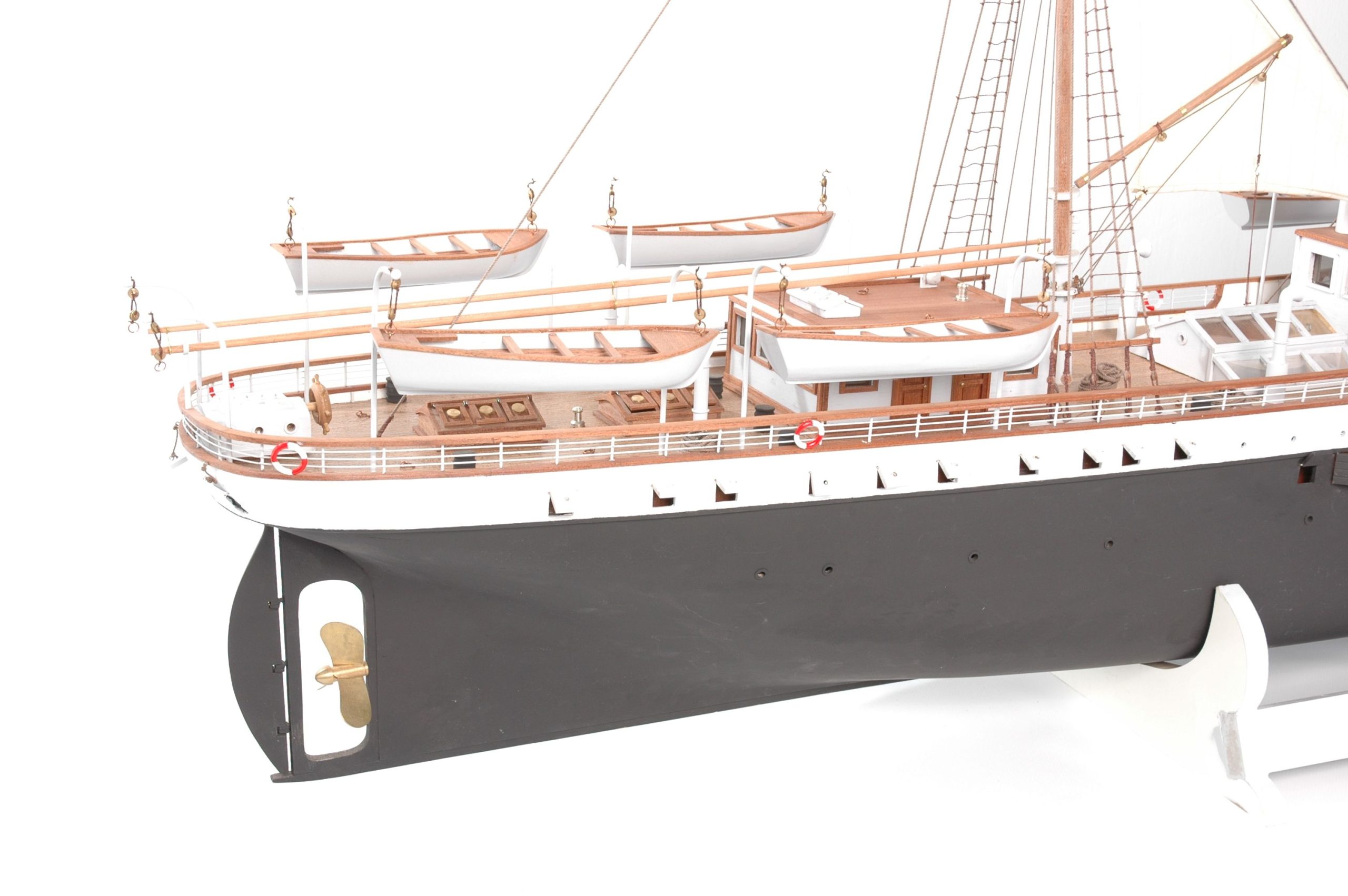671-6326-G-G-Loudon-Ship-Model-Small-Premier-Range-scaled-1