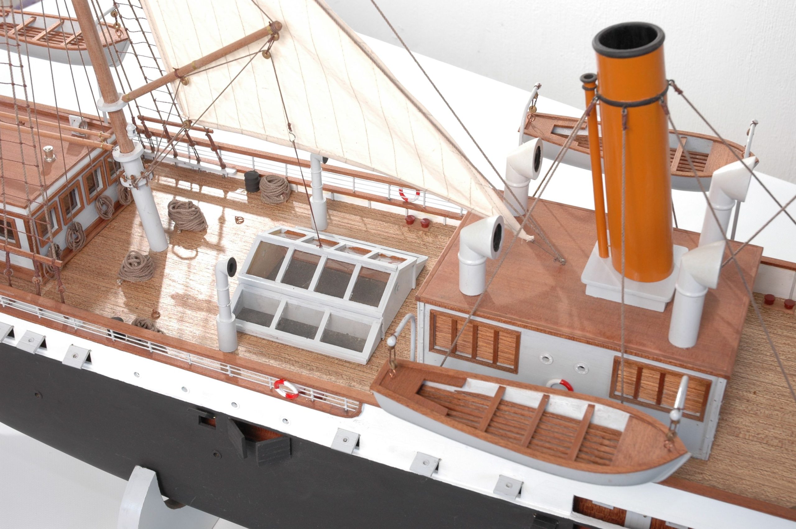671-6328-G-G-Loudon-Ship-Model-Small-Premier-Range-scaled-1