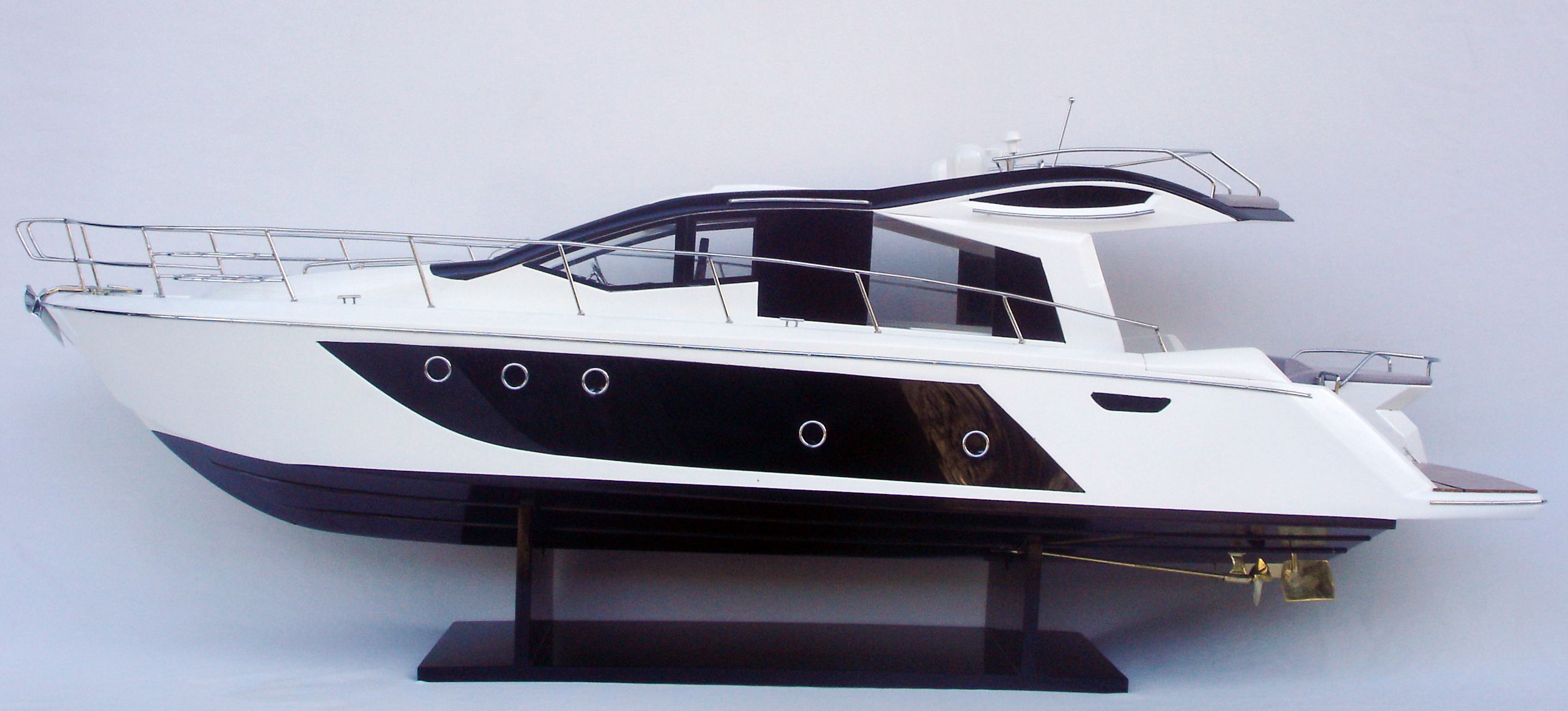 Cranchi 54 HT Display Ship Model - GN