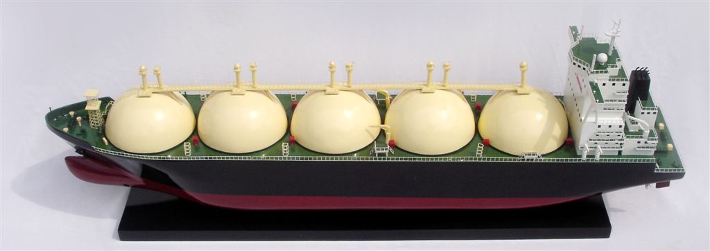 GAS-TANKER-1
