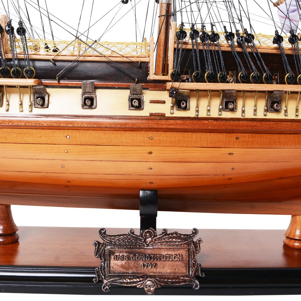 T097-USS-Constitution-Medium-L01