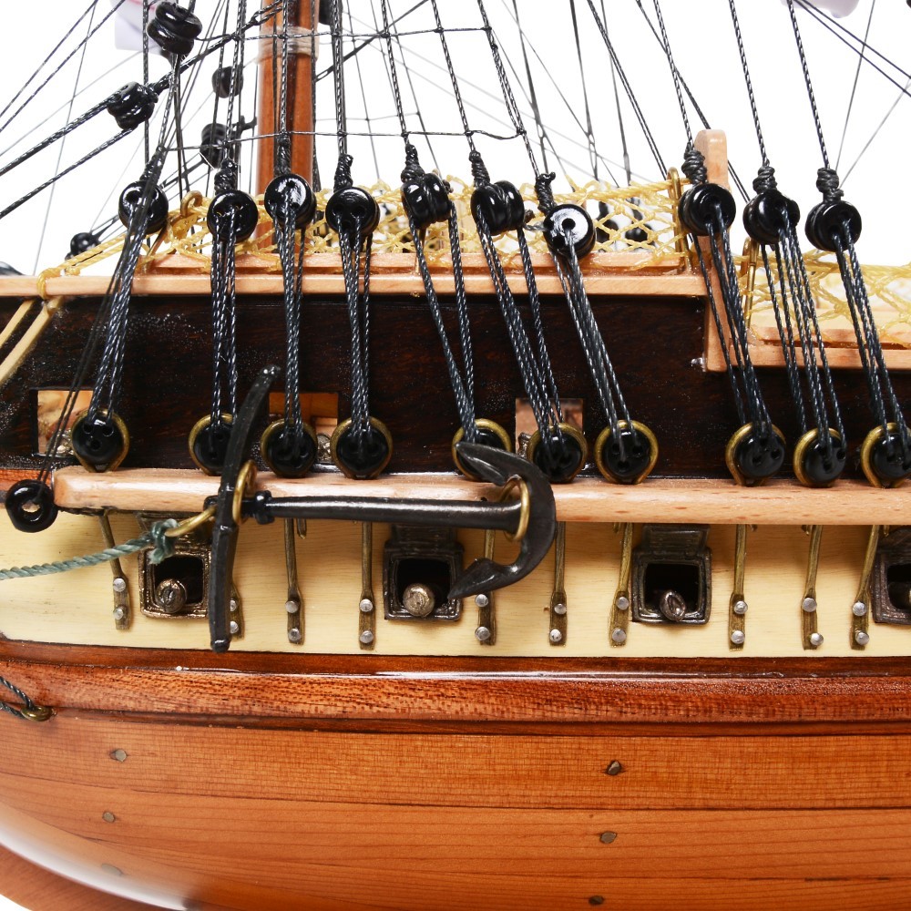 T097-USS-Constitution-Medium-L03
