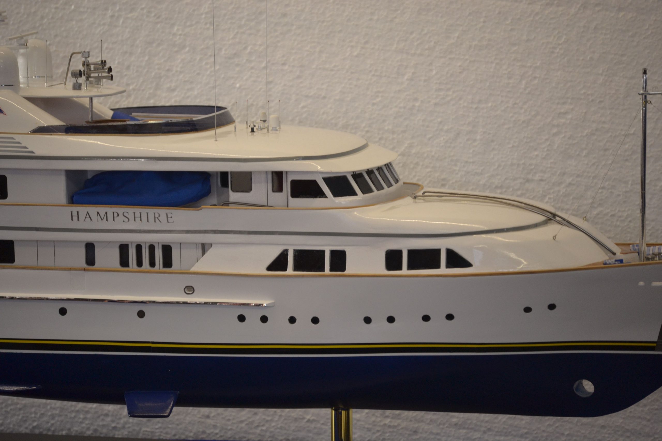 1492-6728-My-Hampshire-Custom-Built-Model-Yacht-scaled