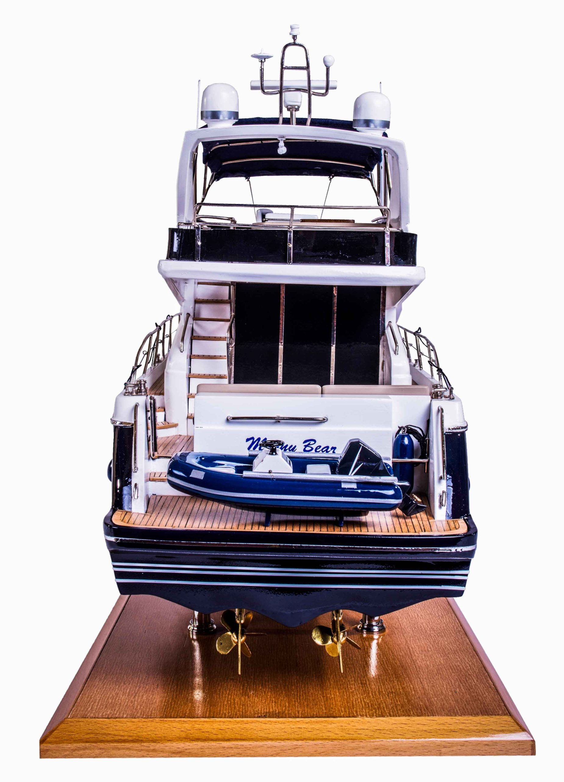 1683-9495-Princess-62-Model-Boat-Mooney-Bear-scaled