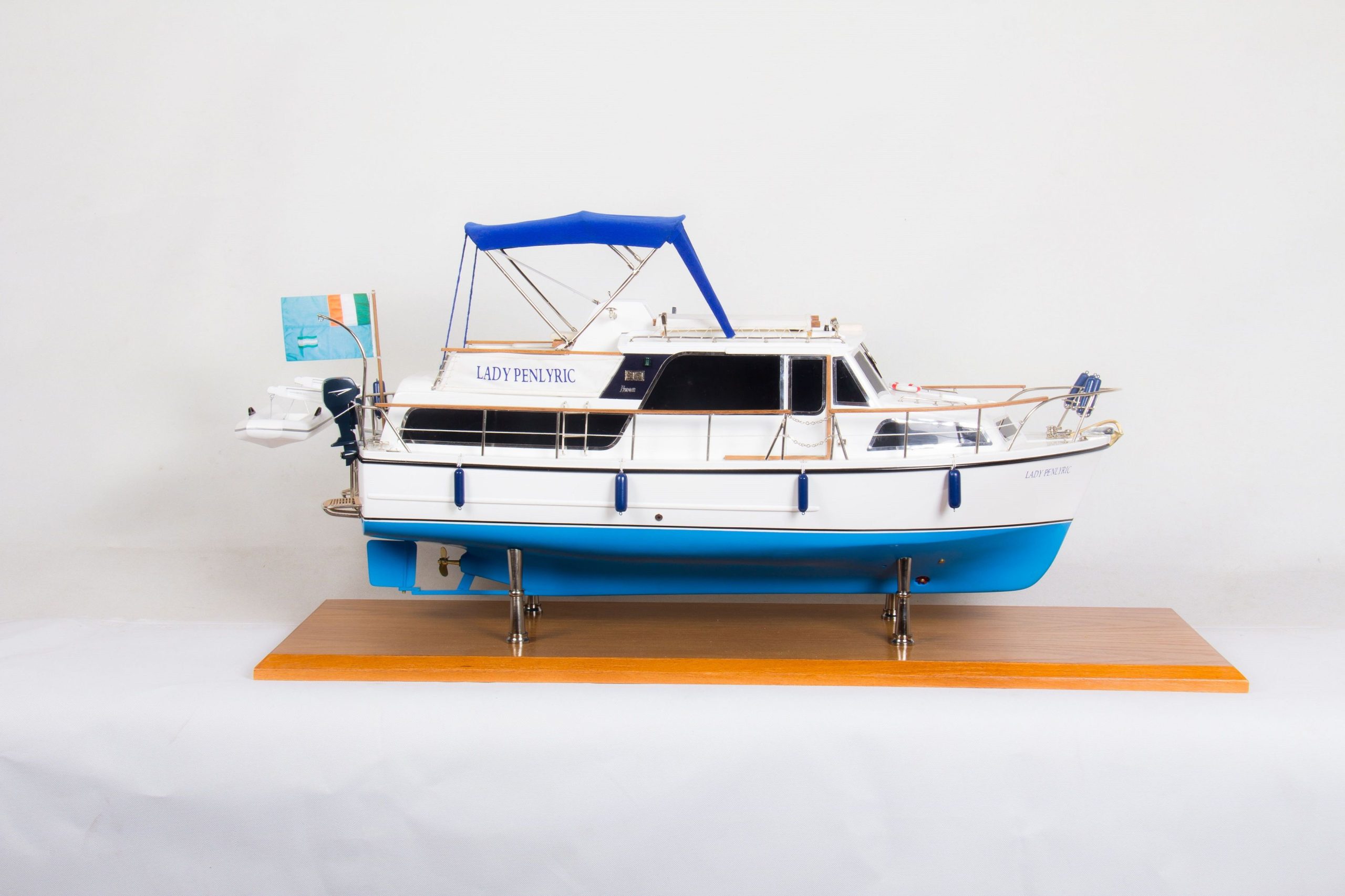 1776-9950-Lady-Penlyric-Model-Boat-scaled